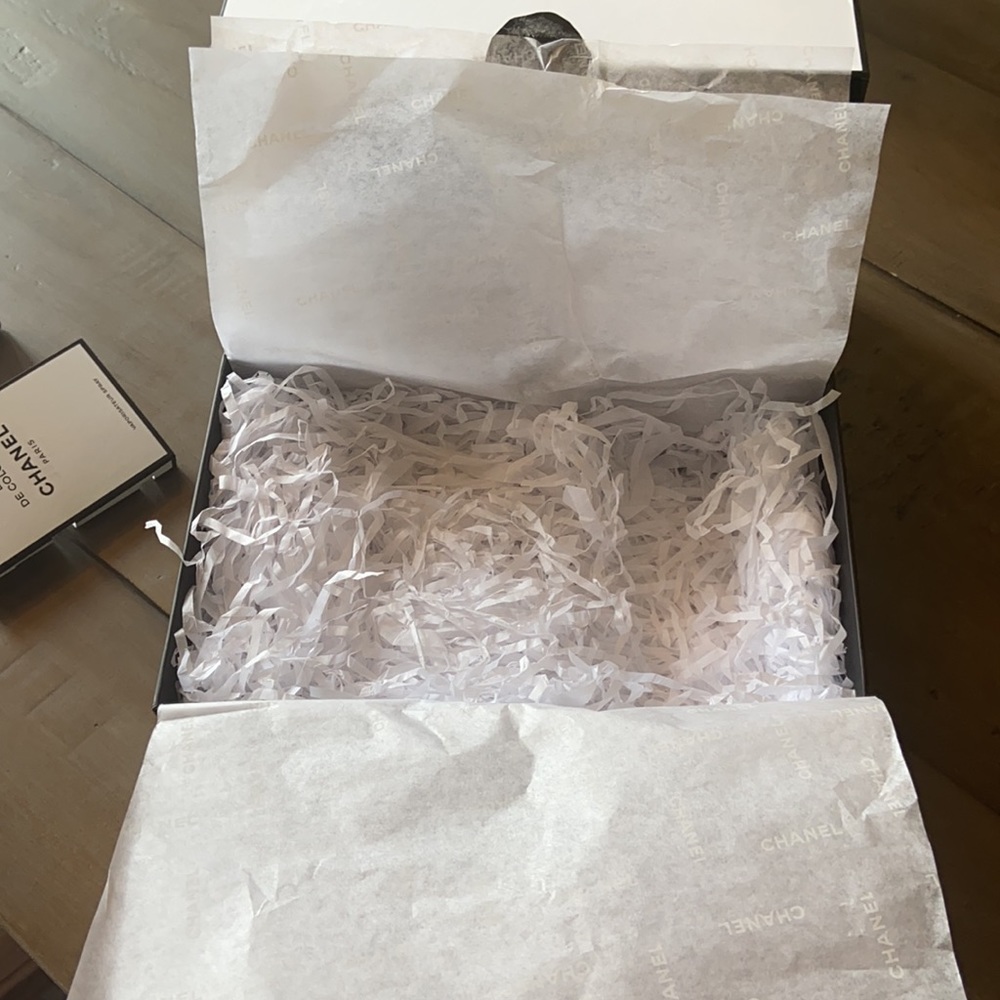 Chanel Box - Picture 4 of 5